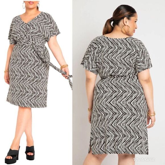 ELOQUII Plus Size V-Neck Wrap Around Dress in White Black Sand Dunes - Picture 1 of 7